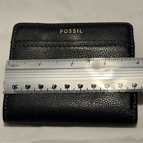 Small Black Fossil Leather Wallet - Picture 9 of 10